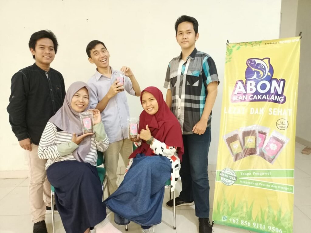 Tim Startup Bisnis Abon Ikan Cakalang Kampus Budi Bakti