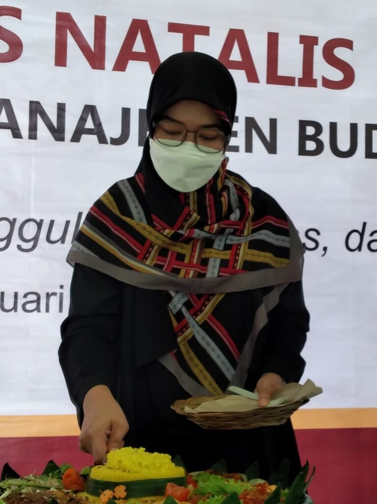 Rina fatimah Ketua Kampus Budi Bakti